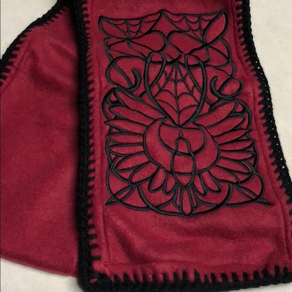 Accessories - SALE 🌟Iron Bird Gate Scarf